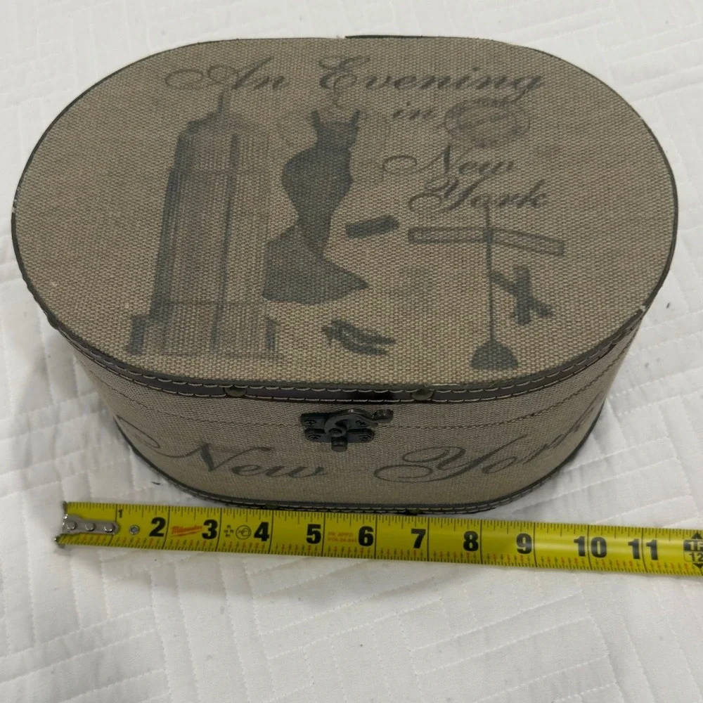 Vintage‎ Savile Row An Evening in New York Oval Decorative Storage Trunk Box